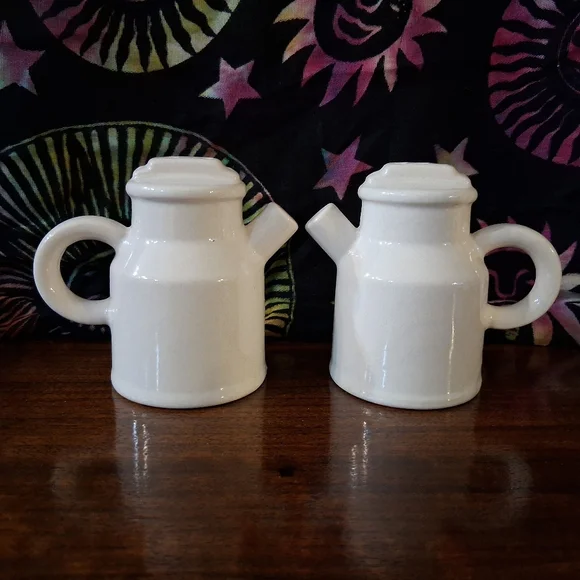 Vintage Milk Pail Salt And Pepper Shakers Pitcher Dutch Sign Pheasant Heart - Picture 9 of 16